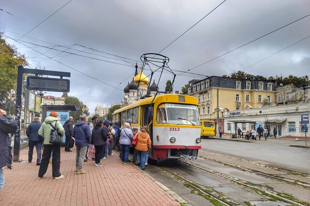 Як в Одесі курсує громадський транспорт після потопу