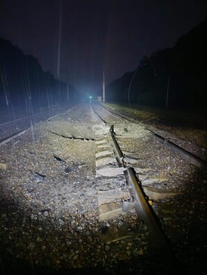 Продовжуються російські удари по залізниці