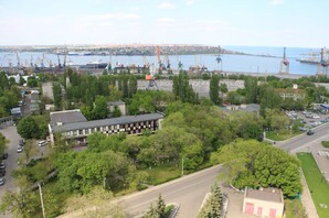 На модернізацію автомобільних під'їздів до порту Чорноморськ витратять майже 100 мільйонів гривень