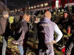 Два пасажирських поїзди зіткнулися у Словаччині