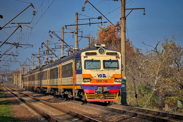 Залізниця запускає онлайн-продаж квитків на приміські поїзди