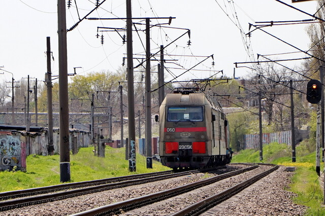 Очільник "Укрзалізниці" вважає, що росія намагається перервати залізничну логістику до портів Одеської області