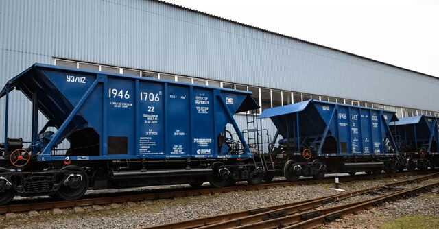 "Укрзалізниця" отримала нові вагони і спецтехніку для ремонту колій