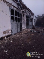 У Херсоні рашисти обстріляли тролейбусне депо