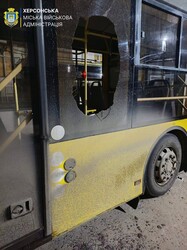 У Херсоні рашисти обстріляли тролейбусне депо