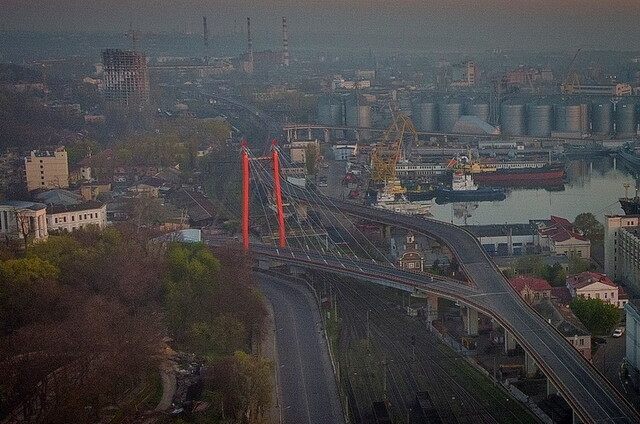 В порту Одеси будуть ремонтувати автомобільну естакаду