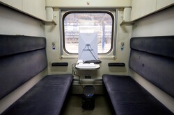 Залізниця переобладнала 100 старих пасажирських вагонів у пункти незламності