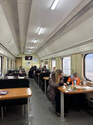 Залізничні вокзали в Одесі та інших містах зменшили підсвітку і працюють як пункти незламності