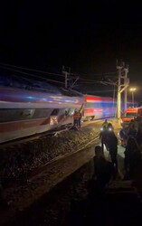 У Іспанії зіткнулися два пасажирських поїзда