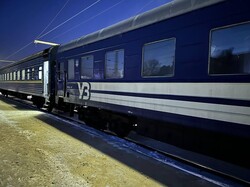 Залізниця розмістила вагони незламності у Києві та Харкові