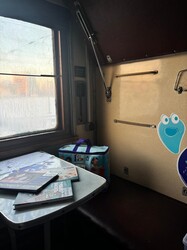 Залізниця розмістила вагони незламності у Києві та Харкові