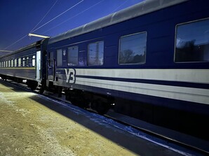 Залізниця розмістила вагони незламності у Києві та Харкові