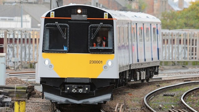 В Британії запустили у перевезення перший акумуляторний електропоїзд