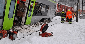 Сходження лавини в Альпах призвело до аварії пасажирського поїзда у Швейцарії