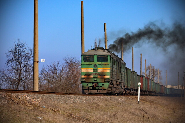 "Укрзалізниця" тимчасово заборонила вантажні перевезення на південь Одеської області