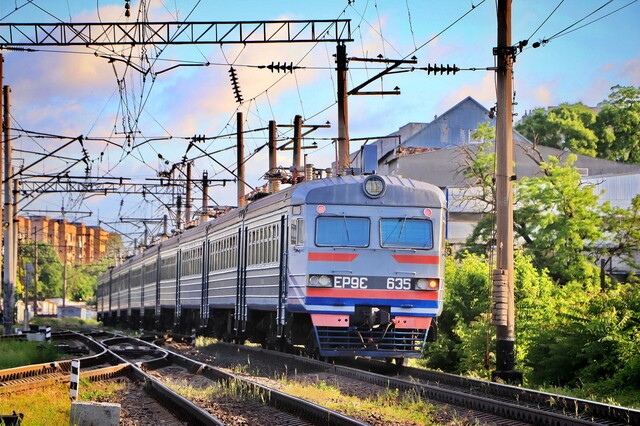 На Одеській залізниці знову міняють графік руху електричок