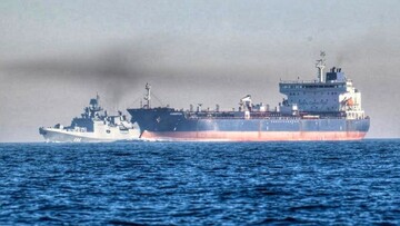 Танкери "тіньового флоту" московії йдуть під конвоєм фрегата "Адмірал Григорович"