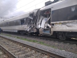 У Вінницькій області "Інтерсіті" зіткнувся з маневровим тепловозом
