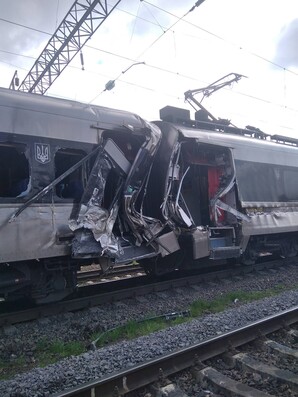 У Вінницькій області "Інтерсіті" зіткнувся з маневровим тепловозом