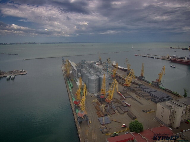Порти Одеської області майже виконали квартальний план обробки вантажів
