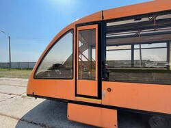 Експериментальний монорейковий вагон "Капвей" перевезли у музей авіації