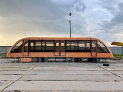 Експериментальний монорейковий вагон "Капвей" перевезли у музей авіації