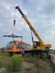 Експериментальний монорейковий вагон "Капвей" перевезли у музей авіації