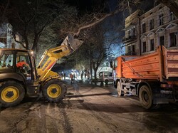 Вночі росіяни атакували Одесу: загинули двоє людей, пошкоджено судно в порту