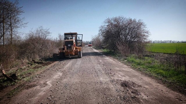 В Одеській області ремонтують місцеві дороги