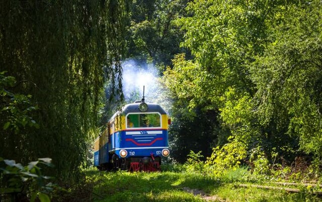 Після реконструкції у Рівному відкрили дитячу залізницю