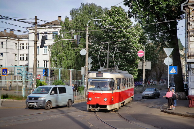 У Києві змінено рух трамваїв і тролейбусів через російський обстріл