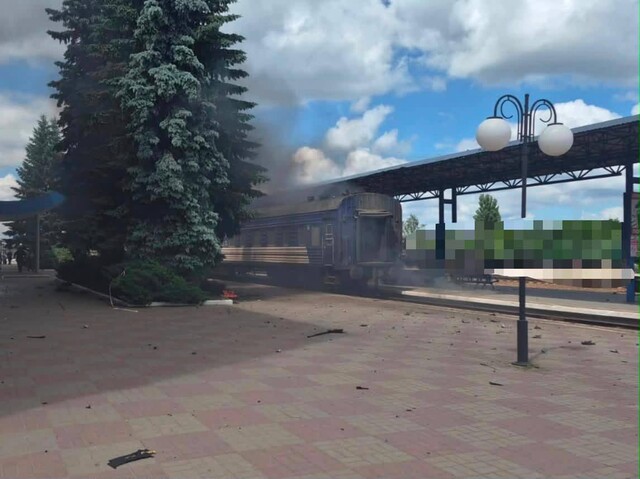 В Сумах росіяни атакували залізничний вокзал