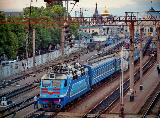 За червень залізниця перевезла 2,5 мільйона пасажирів
