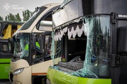 В Одесі російською атакою уражено автобусний парк