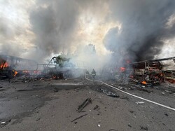 В Одесі російською атакою уражено автобусний парк
