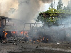В Одесі російською атакою уражено автобусний парк