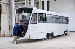 У Молдові показали майже готовий акумуляторний трамвай "одеського" дизайну для залізниці