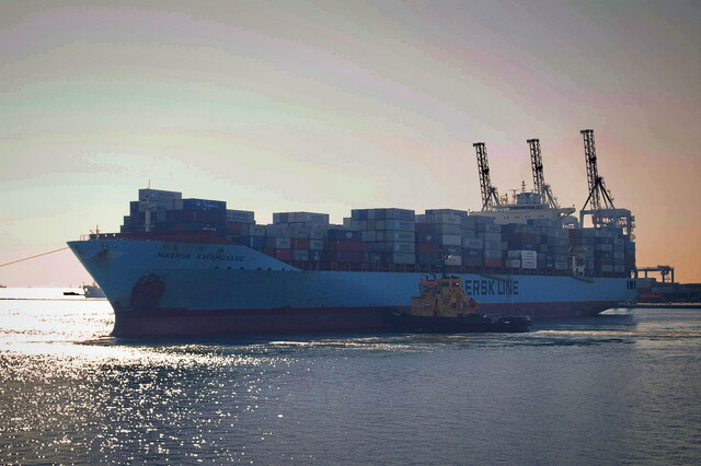 Компанія Maersk припиняє роботу в портах Одеської області
