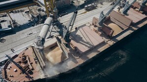 Судноплавство до портів Великої Одеси фактично зупинилося через російські атаки