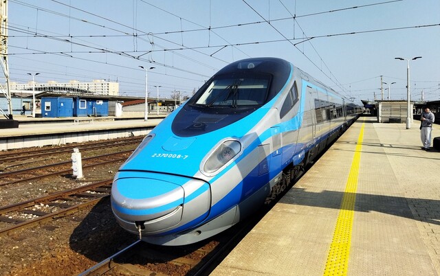 Польща планує збудувати понад 2700 км швидкісних залізниць