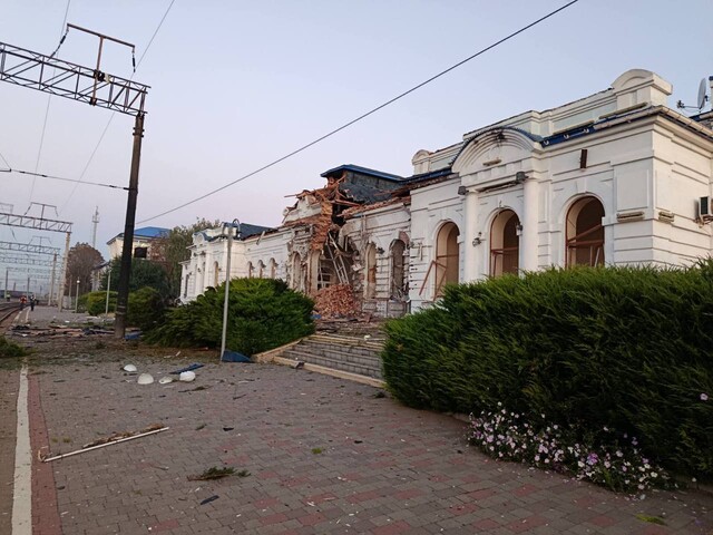 Атаковано залізницю в Києві та вокзал у Берестині
