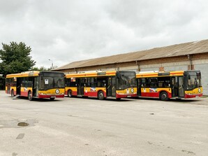 Фінал політичного скандалу: Вінниця отримала перші автобуси з Кельце, викуплені польськими волонтерами