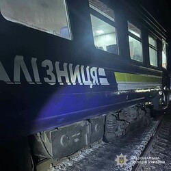 Залізнична аварія у Львові: дизель-поїзд зіткнувся з електровозом