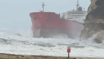 В Чорному морі біля Туреччини сіли на мілину два раніше уражені танкери
