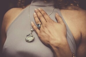 Діаманти вдень: як носити прикраси з каменями без вечірнього настрою