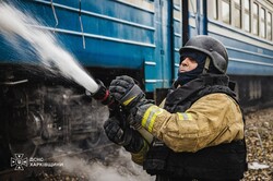 У Харкові росіяни атакували приміську електричку